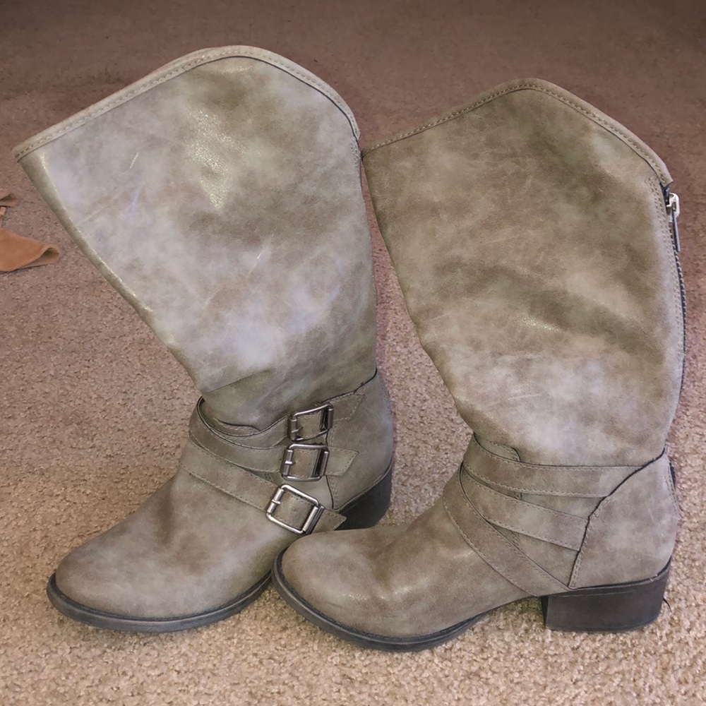 Slight heel boots